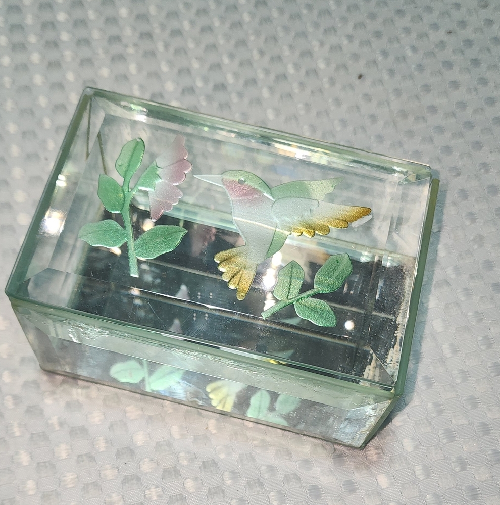 LEFTON EUC HUMMINGBIRD ETCHED TRINKET BOX